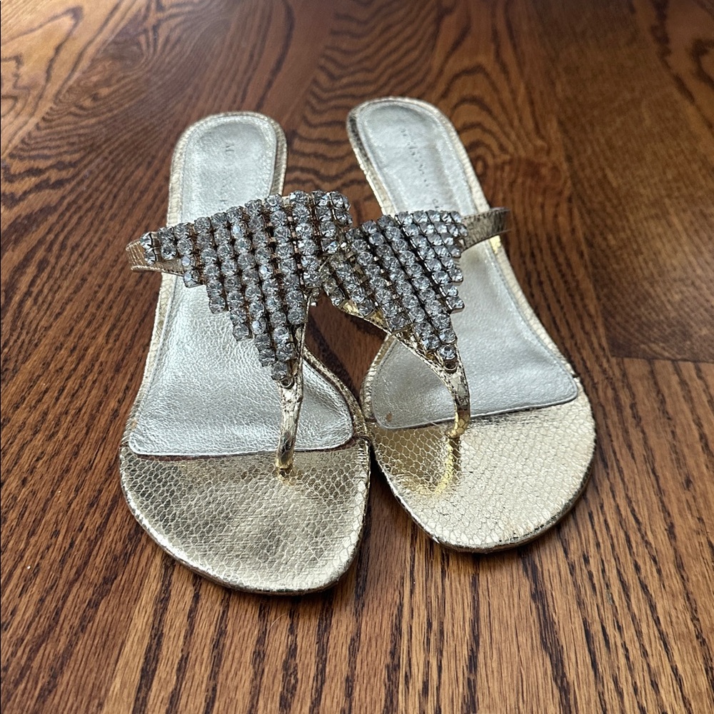 Adrianna Papell - Gold heeled sandal with jewels